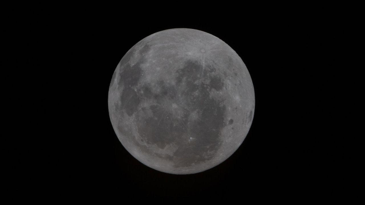 Artemis 2 Astronauts Observe the Moon from Orion Spacecraft